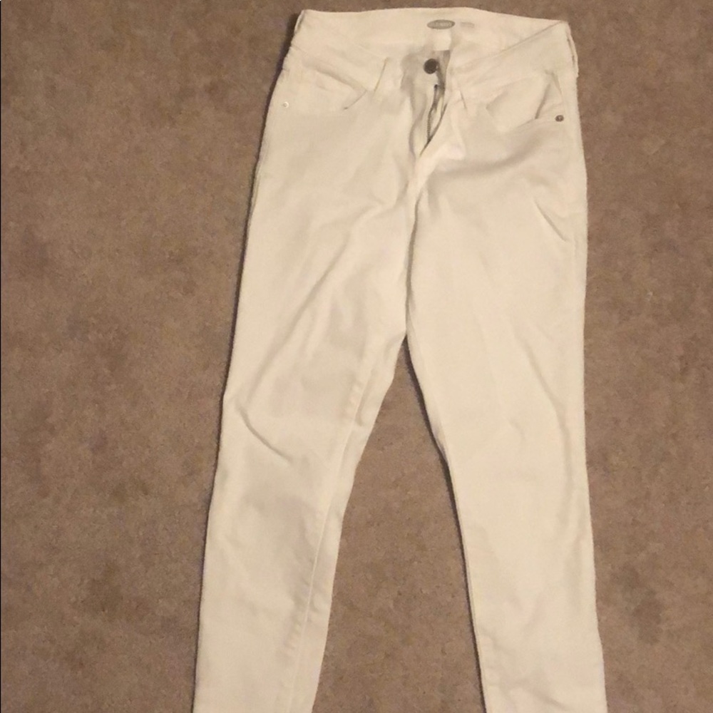 White skinny jeans